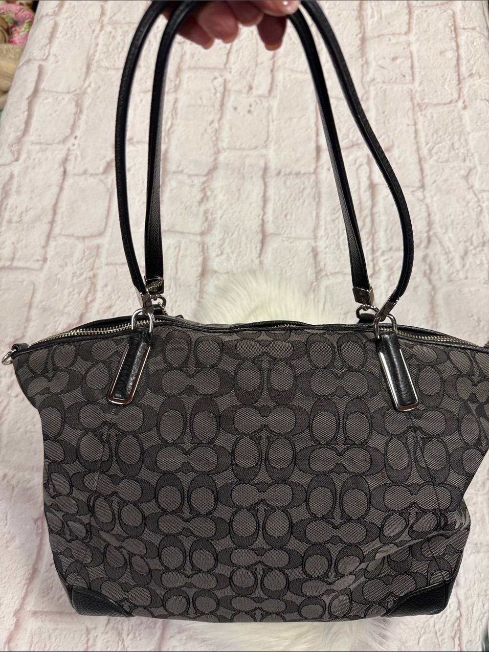 Coach Black/Gray Signature Jacquard Shoulder Bag - Picture 5 of 12
